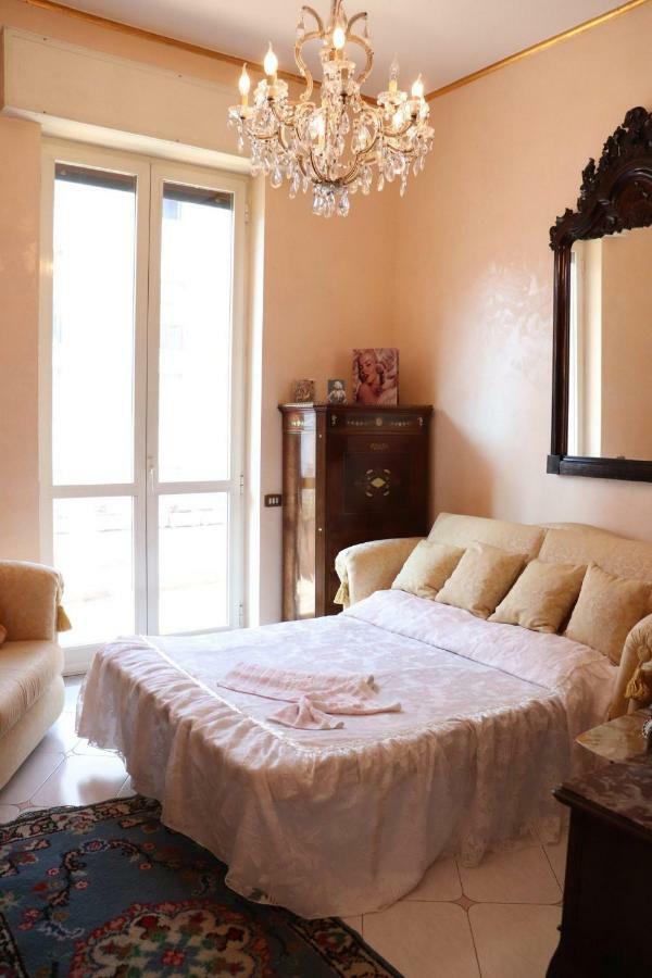 B&B Goldmund Νάπολη Εξωτερικό φωτογραφία